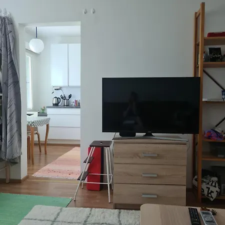 Spacious, Renovated Studio With Parking Place Huoneisto Helsinki